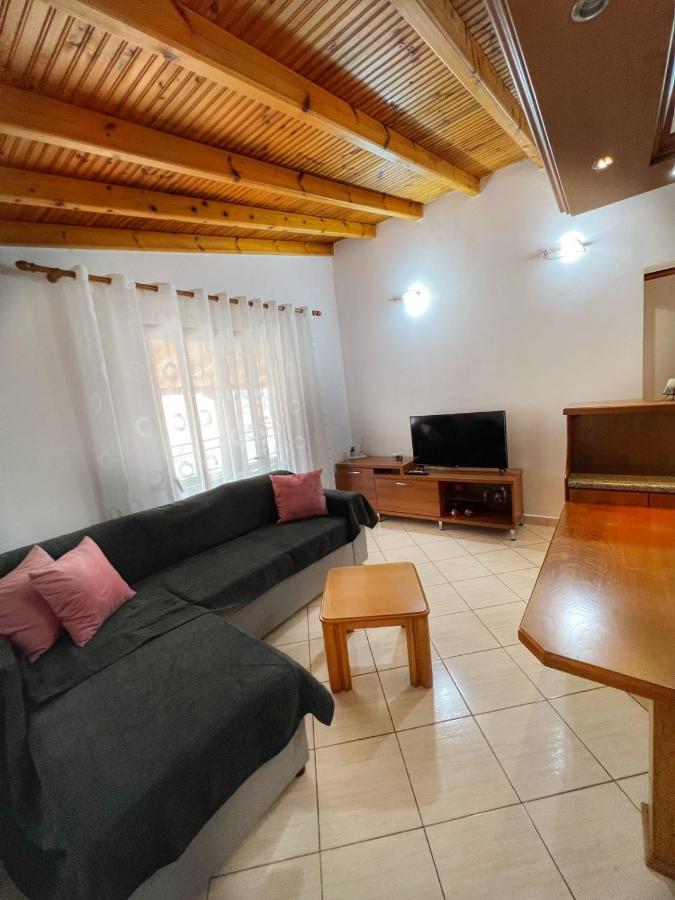 Alex Apartments ساراندا المظهر الخارجي الصورة