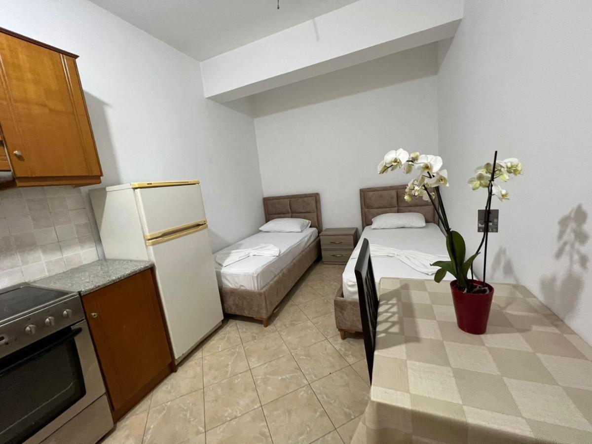 Alex Apartments ساراندا المظهر الخارجي الصورة
