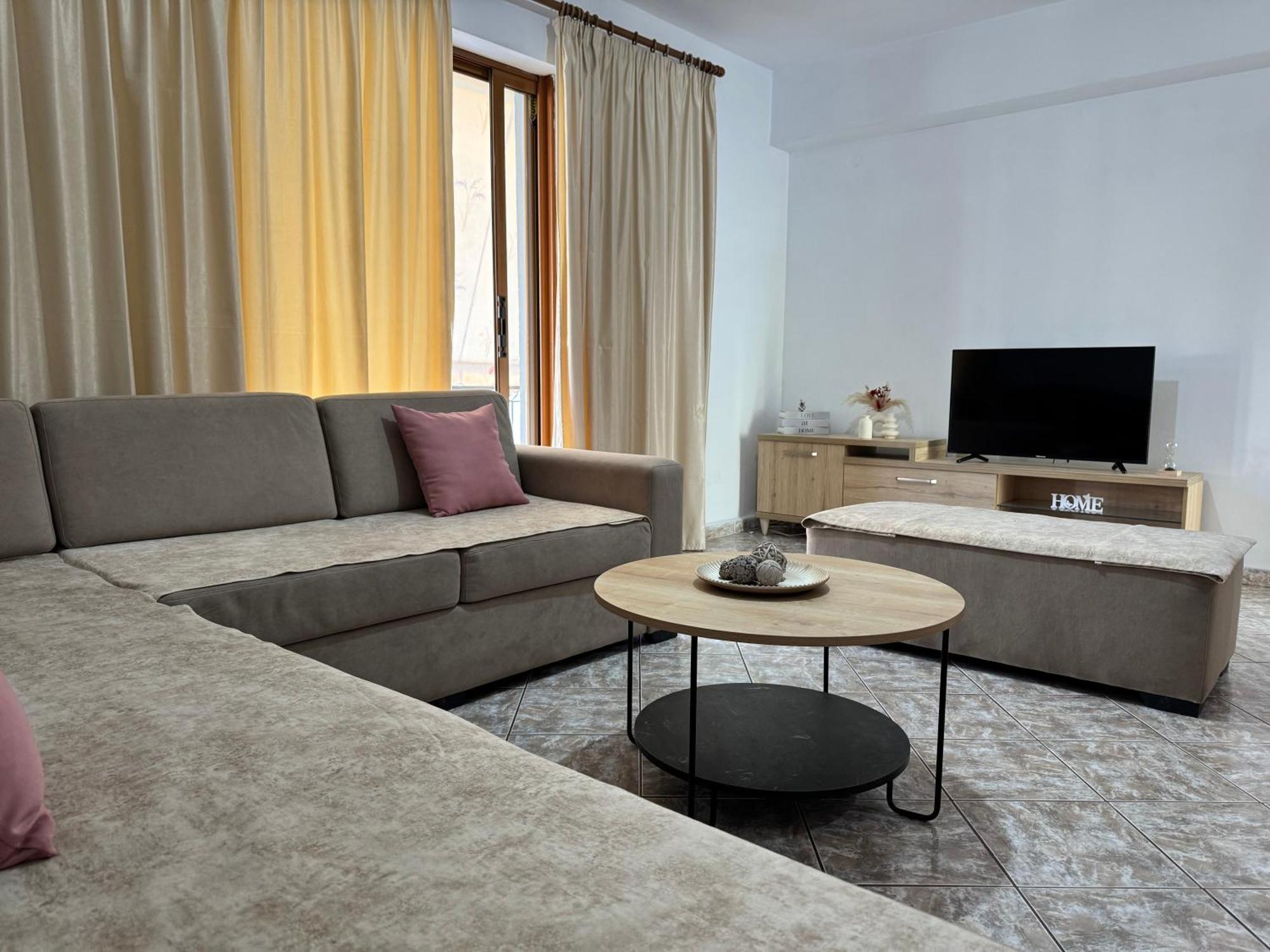 Alex Apartments ساراندا المظهر الخارجي الصورة